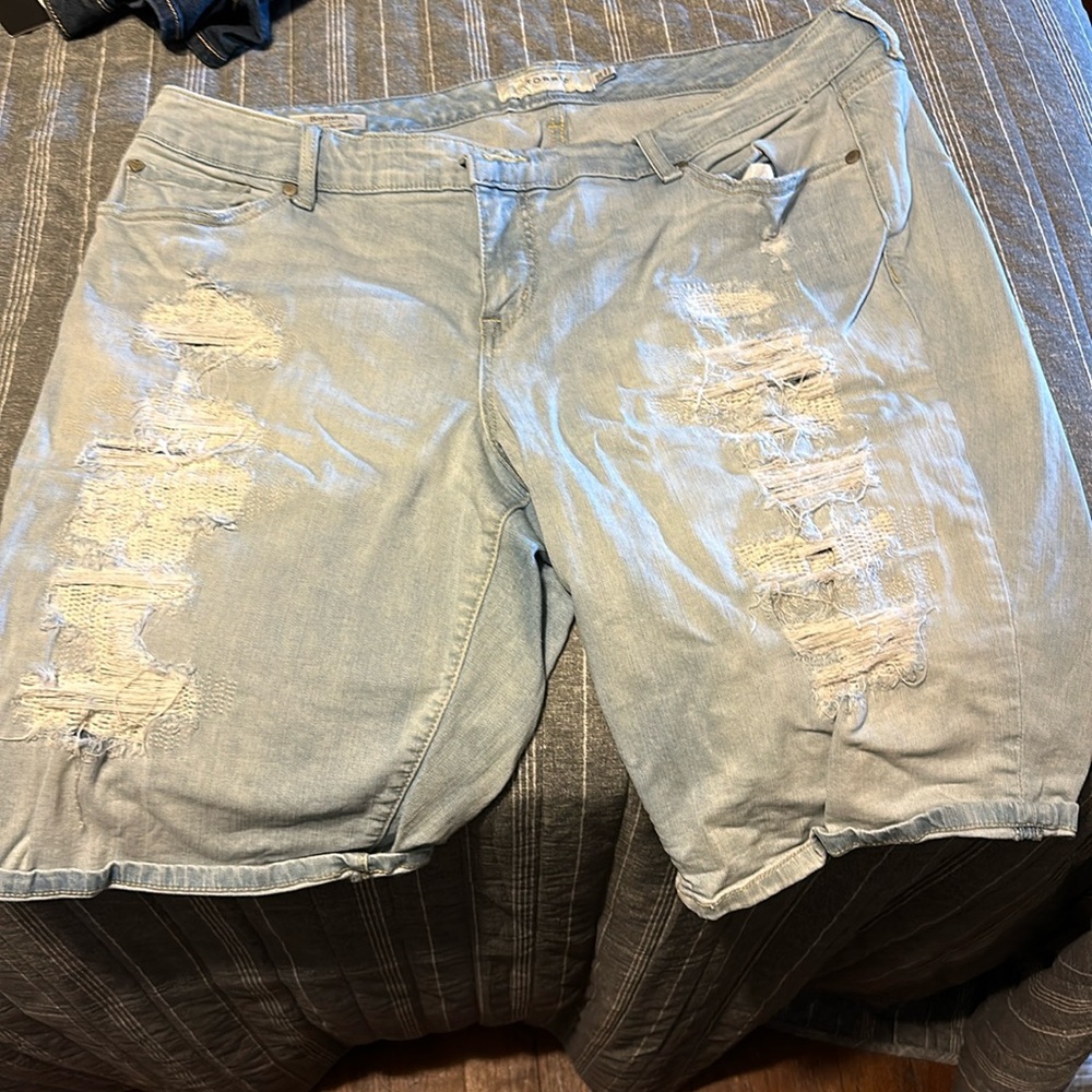 Women’s plus size Bermuda shorts